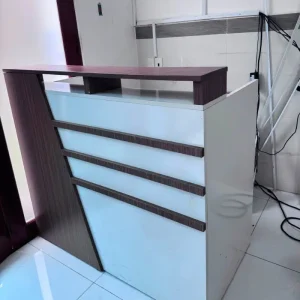 Quầy lễ tân nhựa Đài Loan nhỏ gọn HĐ-QLT01