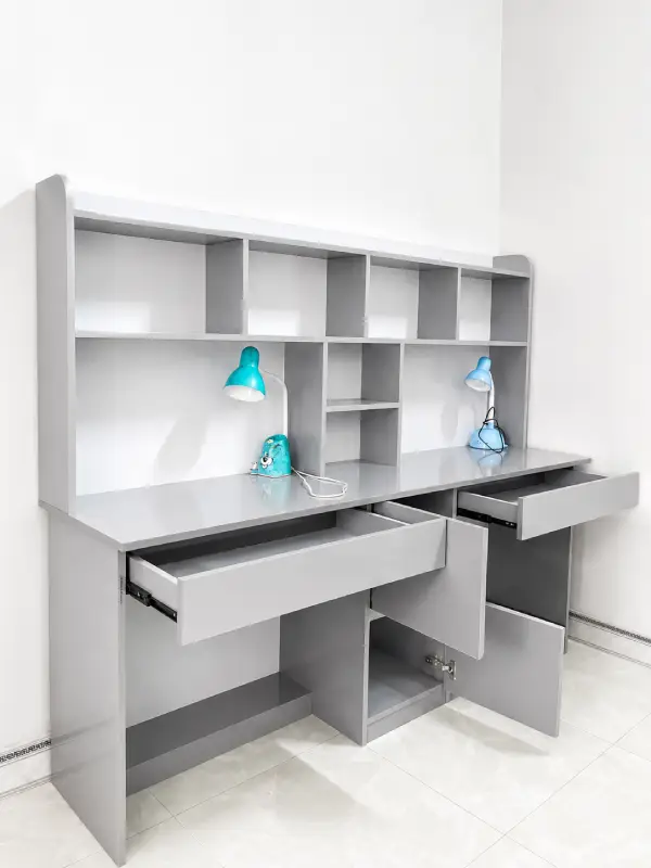 Cách Chọn Hướng & Vị Trí Đặt Bàn Học Nhựa Ecoplast Theo Tuổi Trẻ
