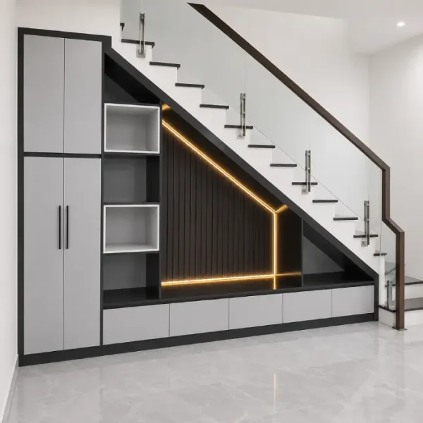 Nên làm tủ gầm cầu thang bằng nhựa hay sắt/inox/nhôm kính