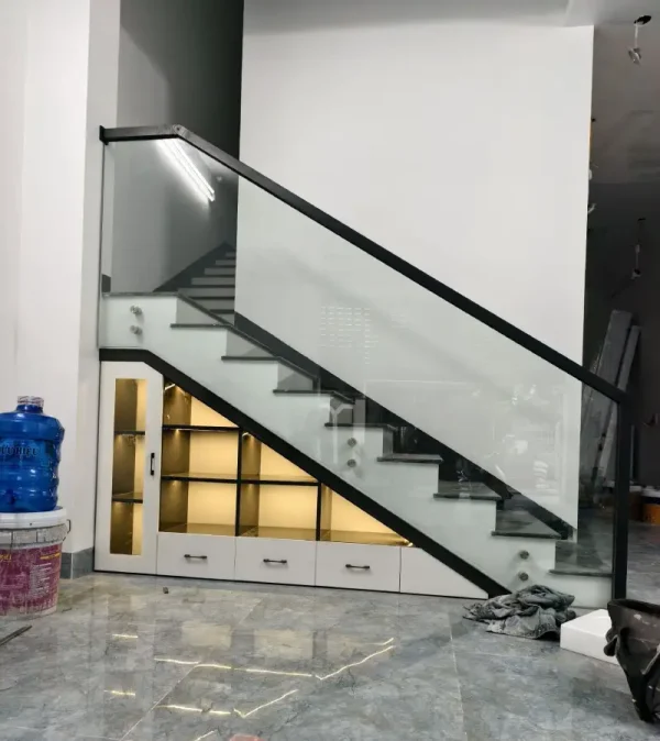 Cách thiết kế tủ gầm cầu thang nhựa đẹp, tối ưu diện tích & tiết kiệm chi phí